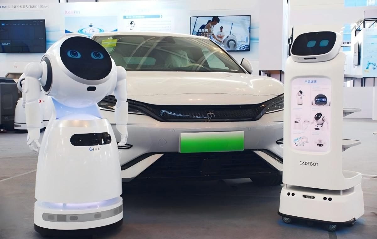 CADEBOT L100 Gen 2 Launches with 60% Improved Battery Life